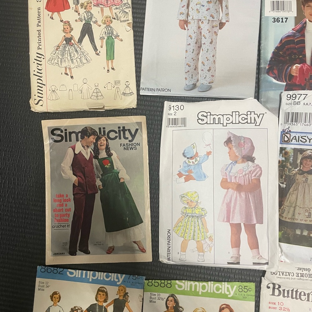 Simplicity Multicolor Sewing Pattern Lot - Picture 4 of 8
